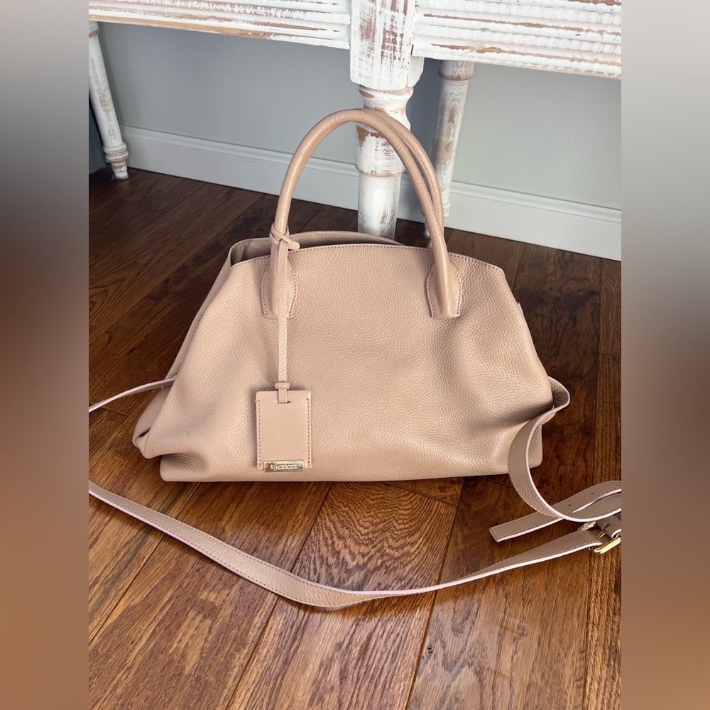 IACUCCI blush pink pebble leather Satchel/Crissbody handbag. EUC
